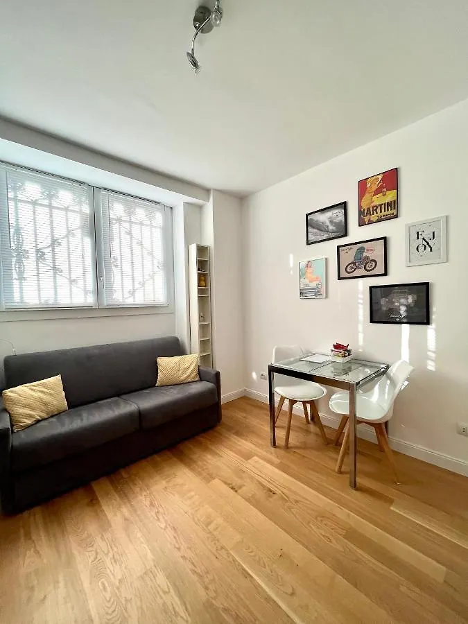 The Small White House In Milán Apartamento