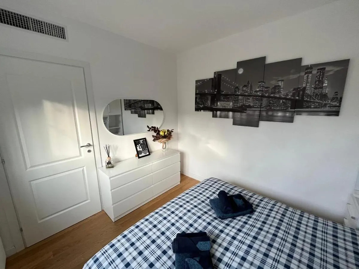 Apartment The Small White House In Milan Italy