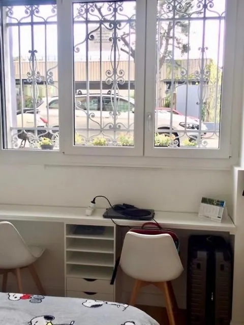 The Small White House In Milan Apartment